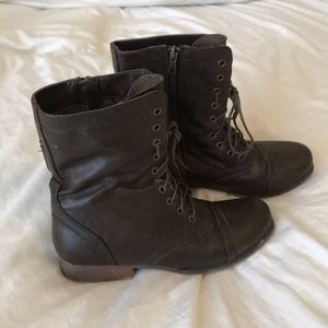 EUC MADDEN GIRL COMBAT BOOTS